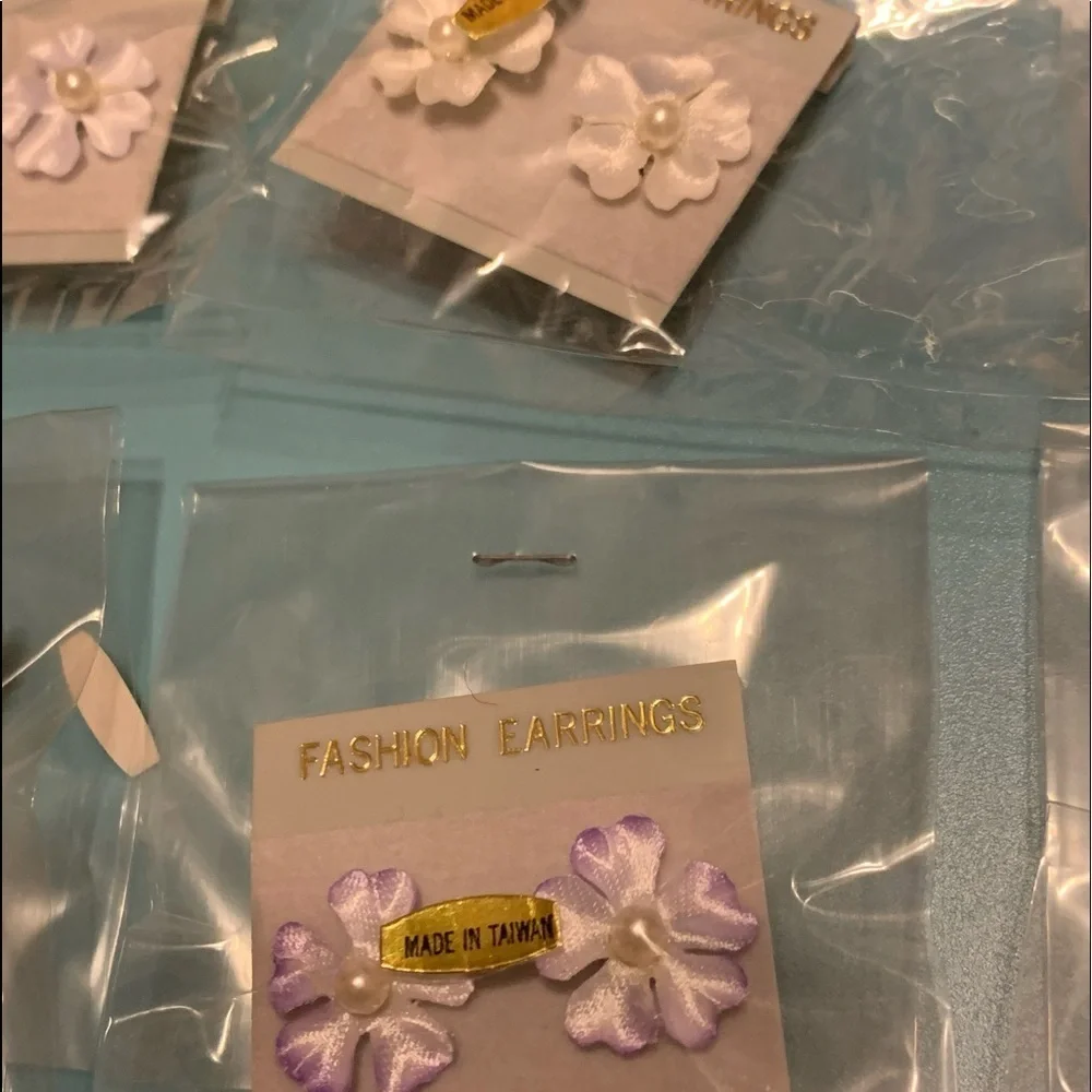 NEW Girls Earrings Pastel Flower Lot of 24 Pairs
